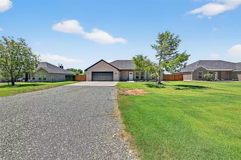 Exterior - 897 W Cardinal St, Ector, TX 75439 photo 6 of 7