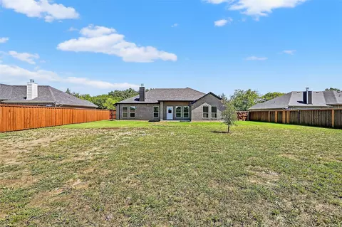 Exterior - 897 W Cardinal St, Ector, TX 75439 photo 4 of 7