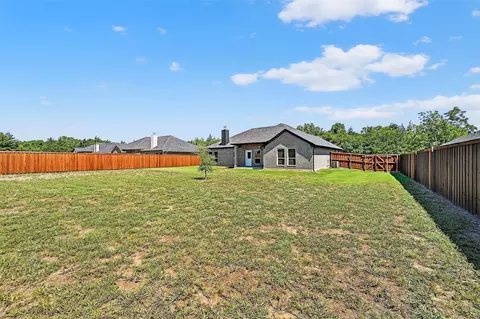Exterior - 897 W Cardinal St, Ector, TX 75439 photo 5 of 7