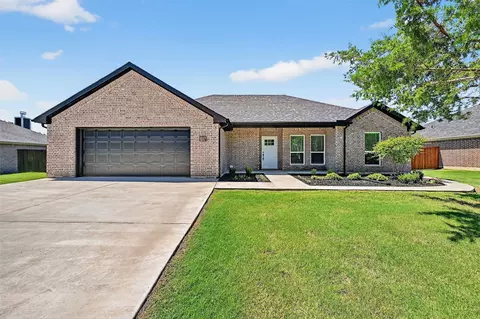 897 W Cardinal St, Ector, TX 75439