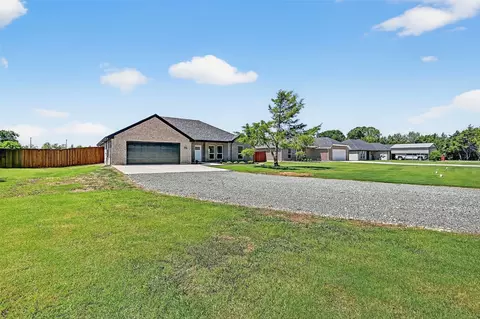 Exterior - 897 W Cardinal St, Ector, TX 75439 photo 7 of 7