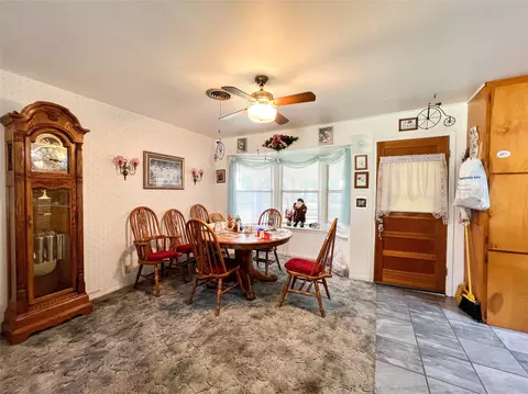 Dining - 1303 N Avenue L, Haskell, TX 79521 photo 2 of 2