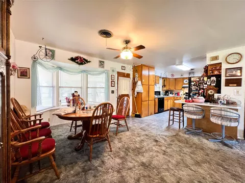 Dining - 1303 N Avenue L, Haskell, TX 79521 photo 1 of 2