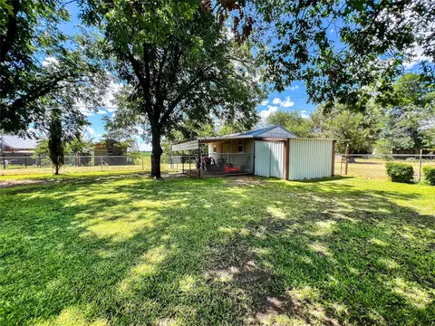 Exterior - 1303 N Avenue L, Haskell, TX 79521 photo 6 of 7