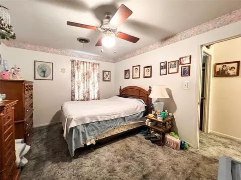 Bedroom - 1303 N Avenue L, Haskell, TX 79521 photo 3 of 3