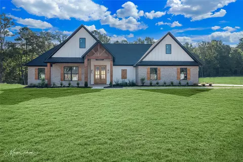 178 Gilmer Rd, Stonewall, LA 71078