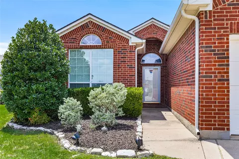 12924 Parkersburg Dr, Fort Worth, TX 76244