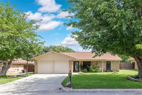 3609 Surrey Ln, Brownwood, TX 76801