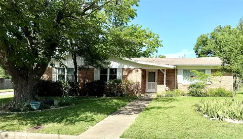 1974 Shelman Trl, Fort Worth, TX 76112