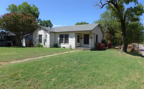 1826 N Highland Ave, Sherman, TX 75092