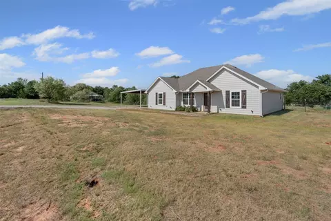 512 Pecan Tree Ct, Poolville, TX 76487