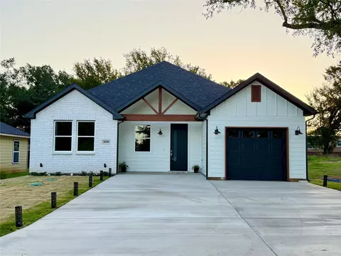 3009 Rock Wood Dr, Granbury, TX 76048