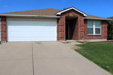 9032 Napa Valley Trl, Fort Worth, TX 76244