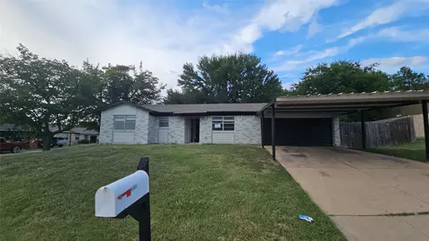 6101 Melody Ln, Watauga, TX 76148