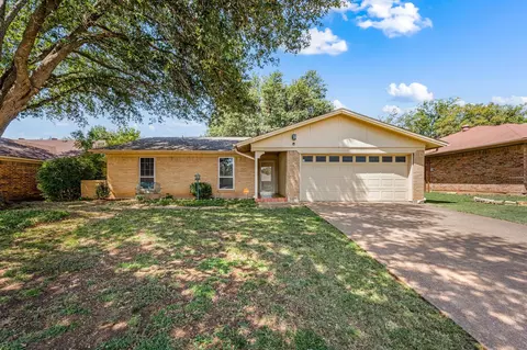 3805 Memphis Ln, Fort Worth, TX 76133
