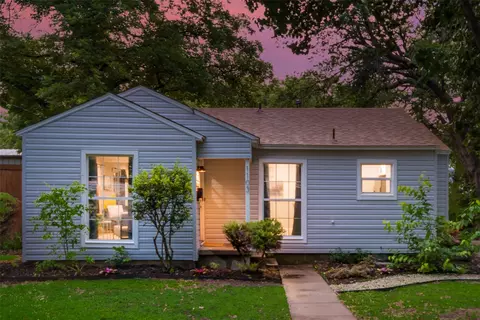 1103 W Russell Ave, Carrollton, TX 75006