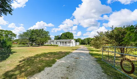 429 Eagle Ridge Rd, Mcgregor, TX 76657