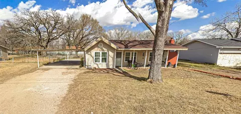 117 N Oak St, Lacy Lakeview, TX 76705