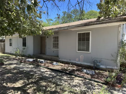 611 S Ruddell St, Denton, TX 76205