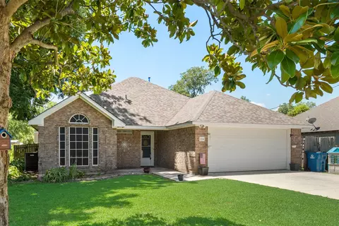 104 E North St, Aubrey, TX 76227