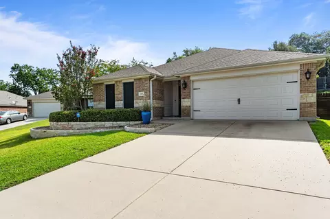 235 Carriage Dr, Willow Park, TX 76087
