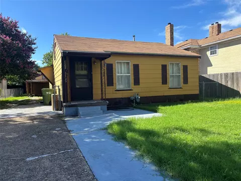 3720 Live Oak Ave, Waco, TX 76708