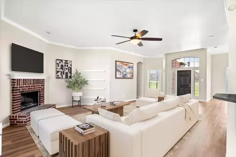 126 Davenport Ln, Waxahachie, TX 75165