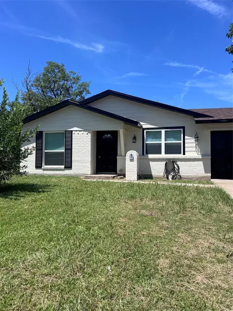 1927 Holcomb Rd, Dallas, TX 75217