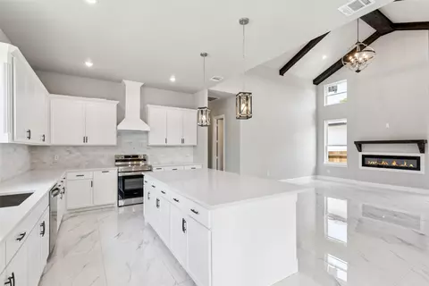 4437 Foard St, Fort Worth, TX 76119