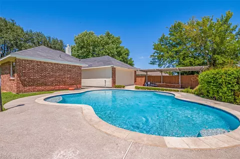 2720 Wild Grove Ln, Lancaster, TX 75146