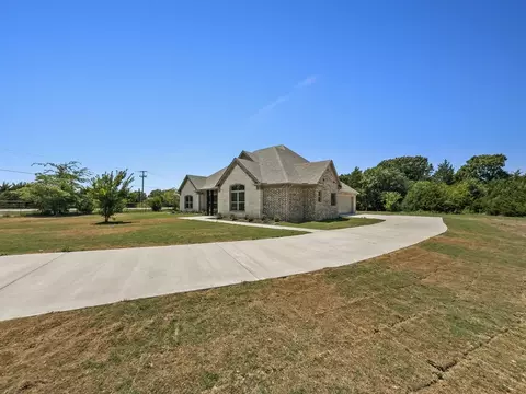 600 Samantha Cir, Ector, TX 75439