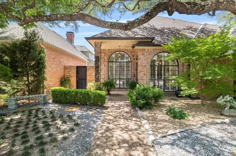 5952 Still Forest Dr, Dallas, TX 75252