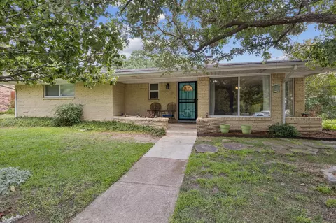 3206 Rock Bluff Dr, Dallas, TX 75227