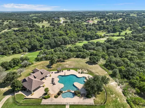 8504 Shetland Ct W, Cleburne, TX 76033