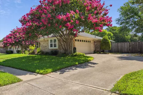 Exterior - 1202 Meadowview Dr, Euless, TX 76039 photo 2 of 13