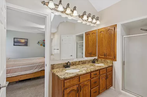 Bath - 1202 Meadowview Dr, Euless, TX 76039 photo 3 of 4