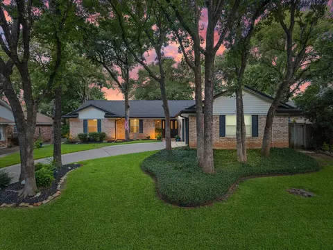 4700 Valleycrest Dr, Arlington, TX 76013