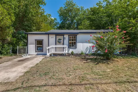 210 Neathery St, Farmersville, TX 75442