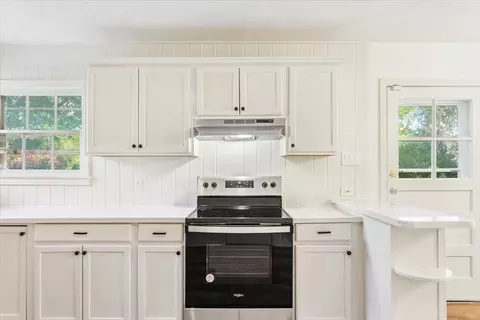 Kitchen - 3317 Mitchell Rd, Waco, TX 76708 photo 3 of 3
