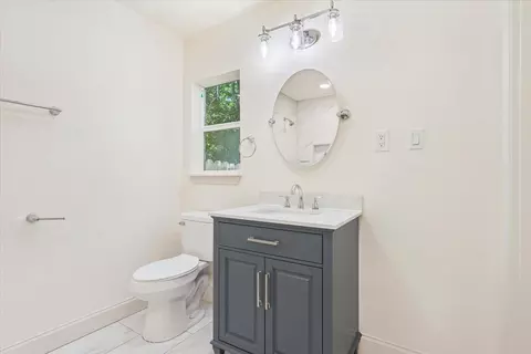 Bath - 3317 Mitchell Rd, Waco, TX 76708 photo 3 of 6