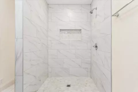 Bath - 3317 Mitchell Rd, Waco, TX 76708 photo 2 of 6