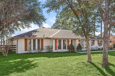 4034 Raintree Dr, Flower Mound, TX 75022