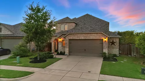 1033 Shire Dr, Aubrey, TX 76227