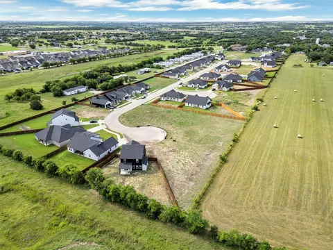 593 Highview Ct, Godley, TX 76044