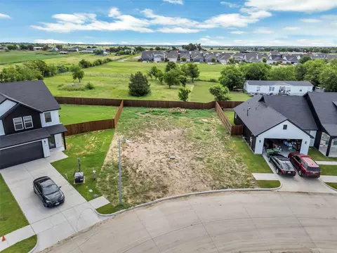 572 Highview Ct, Godley, TX 76044