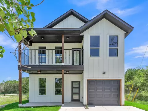5921 Barkridge Dr, Granbury, TX 76048