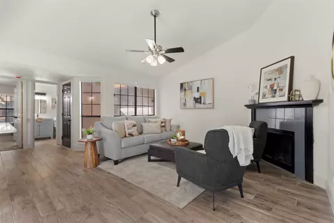 310 Navarro Ln, Grand Prairie, TX 75052
