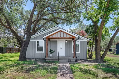1019 W 11 St, Brady, TX 76825