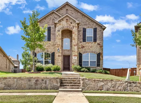 5869 Burgundy Rose Dr, Fort Worth, TX 76123