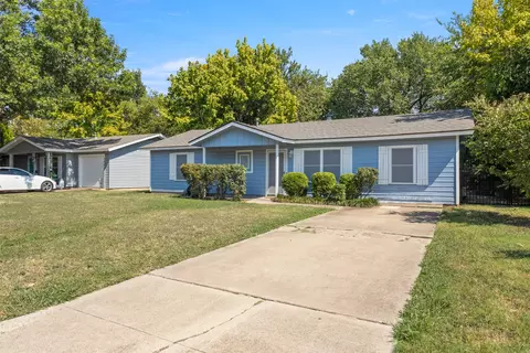 102 NE Murphy Rd, Burleson, TX 76028